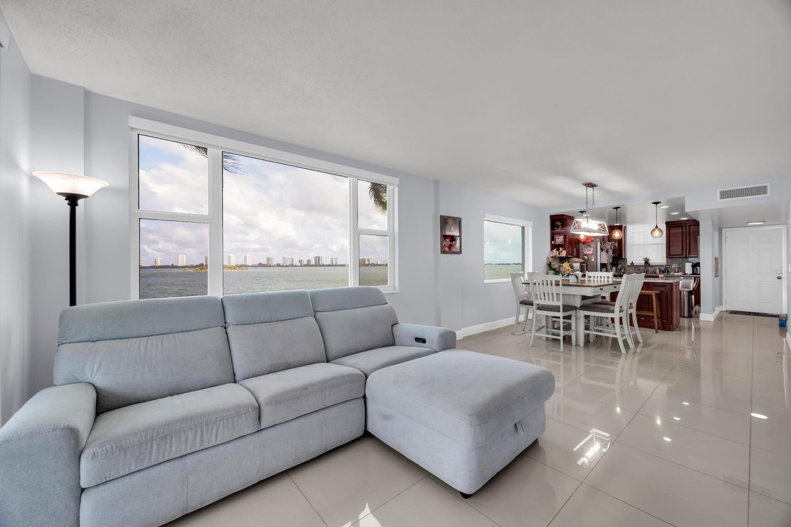 100 Paradise Harbour Boulevard 304 — photo 11