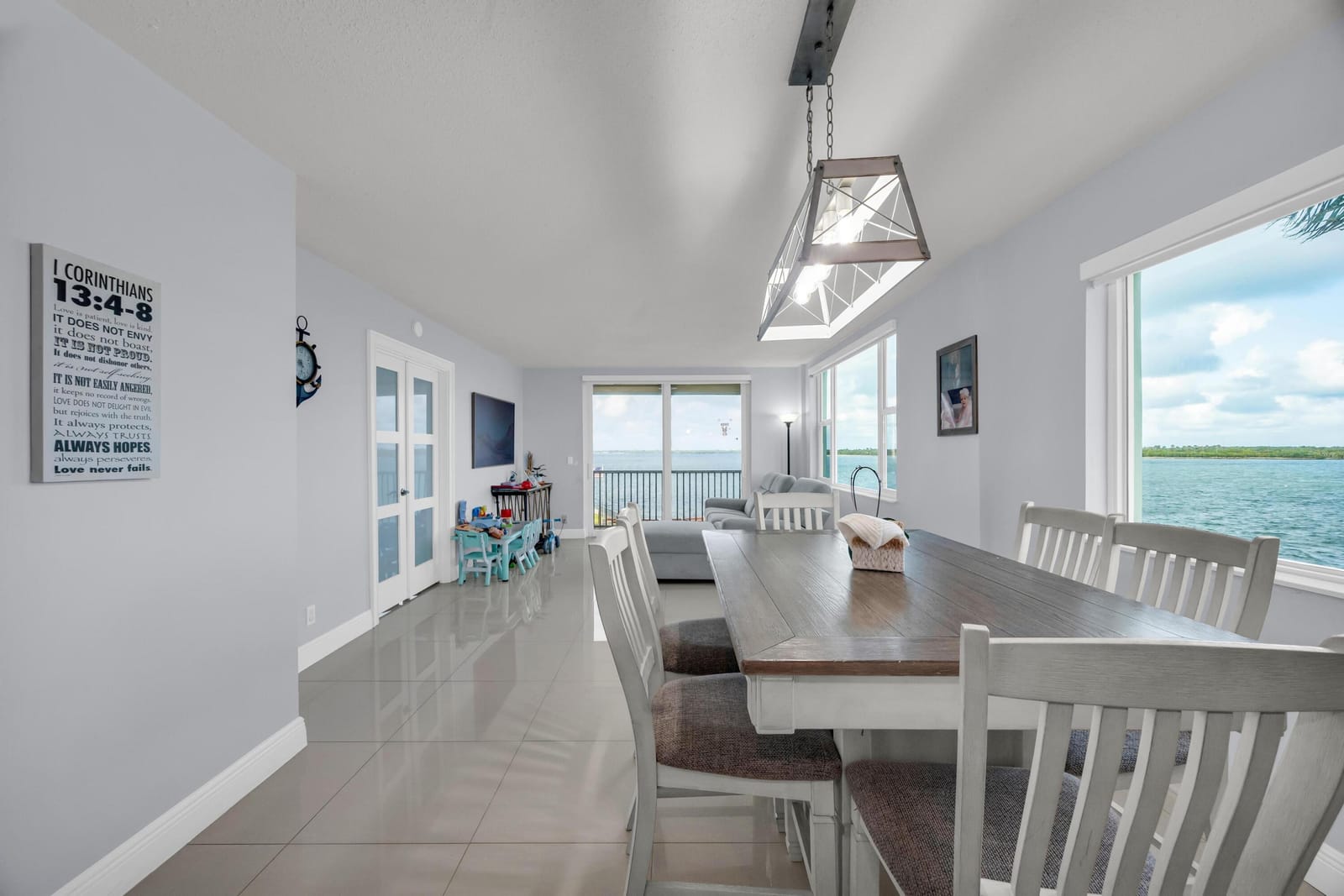 100 Paradise Harbour Boulevard 304 — photo 12