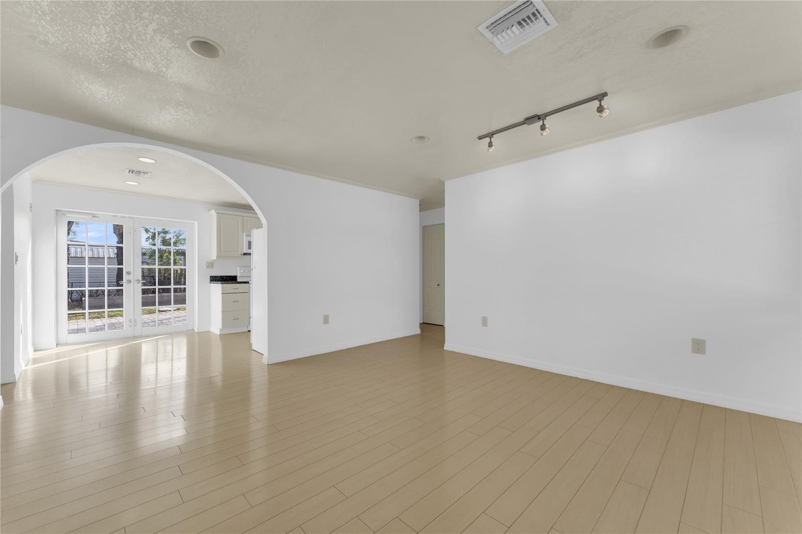2132 SW 50th Avenue — photo 9