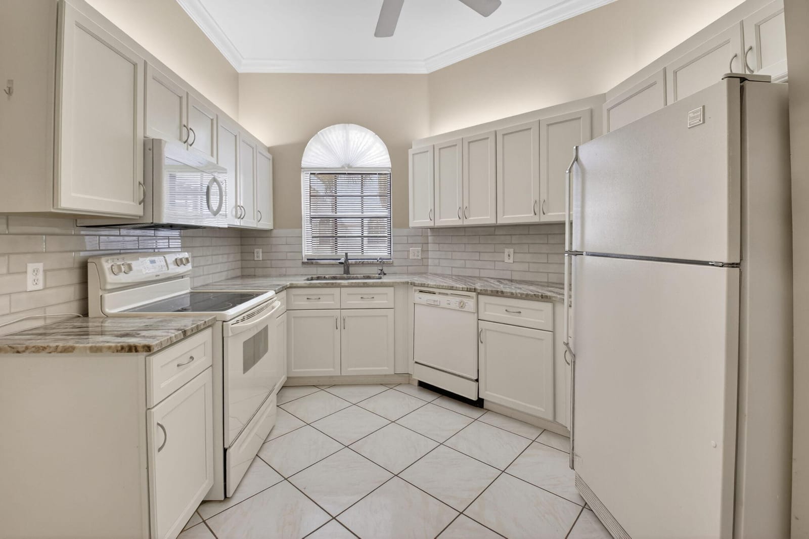 5253 Brisata Circle L, Boynton Beach, FL 33437 photo 12