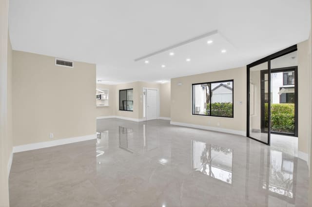 15350 STRATHEARN Drive 12501, Delray Beach, FL 33446