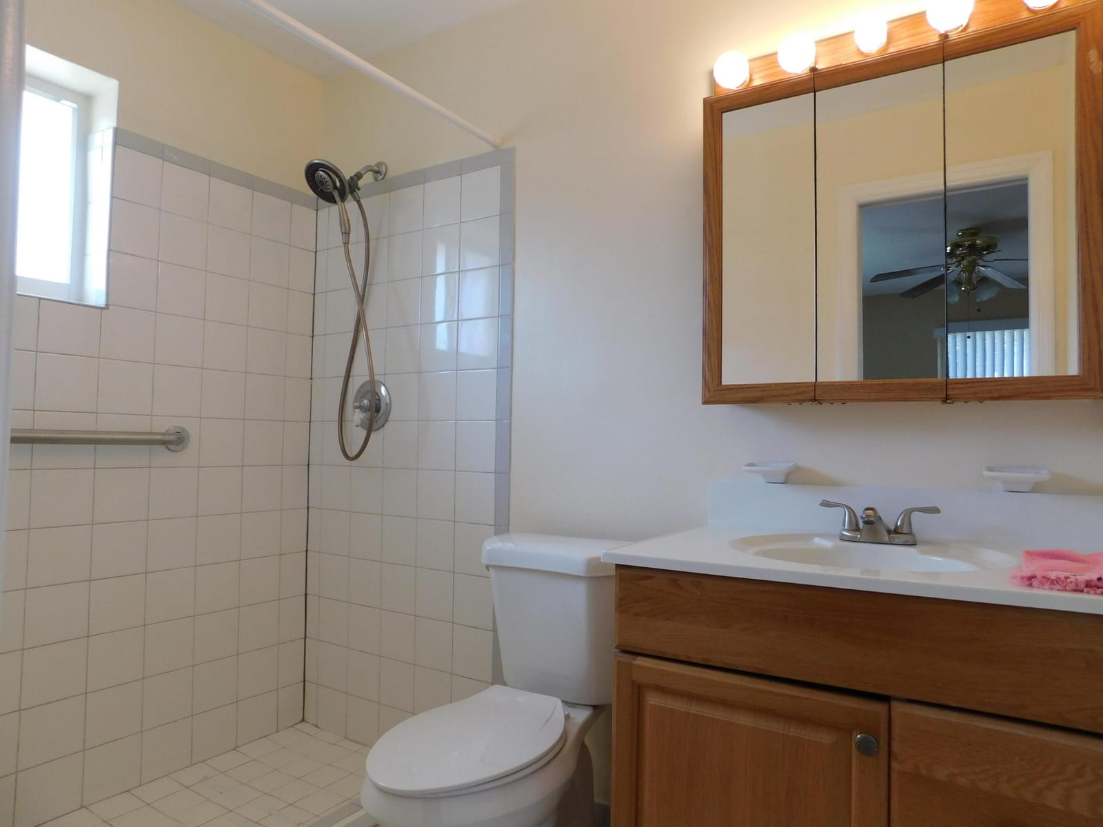 625 NE Larkspur Lane — photo 12