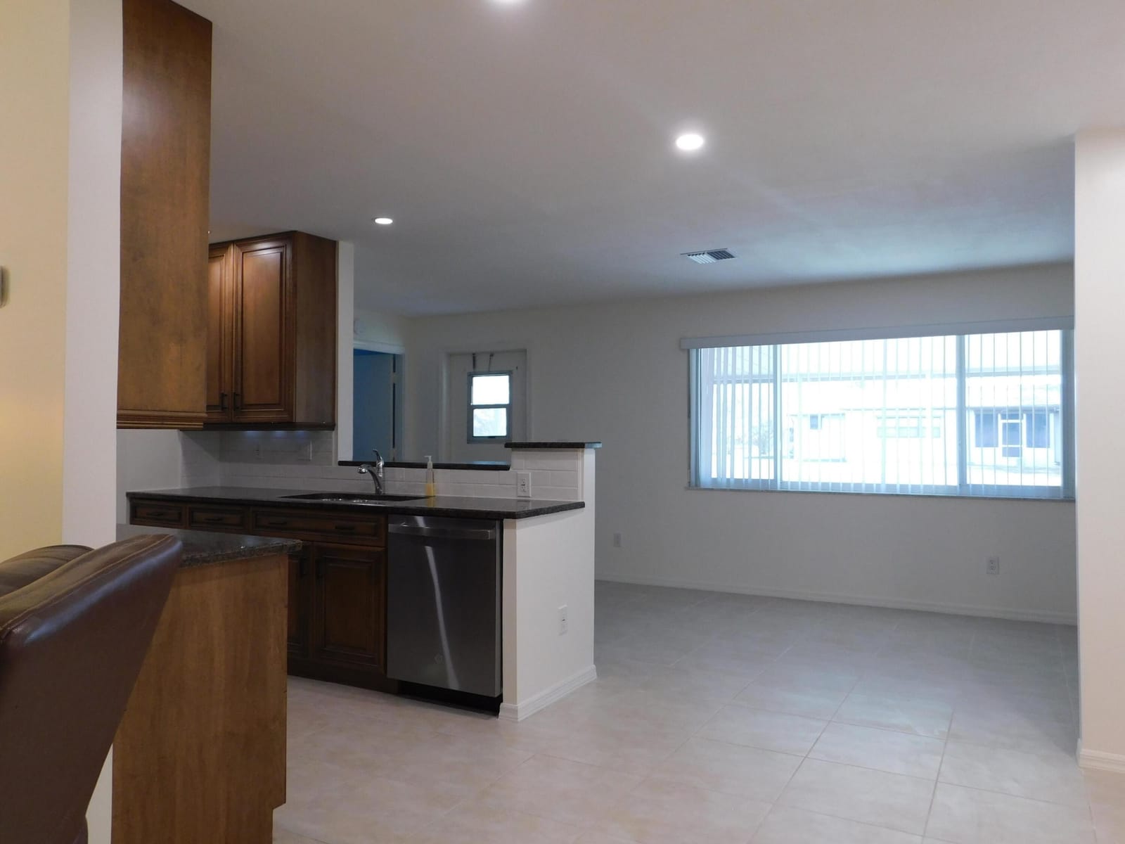 625 NE Larkspur Lane — photo 10