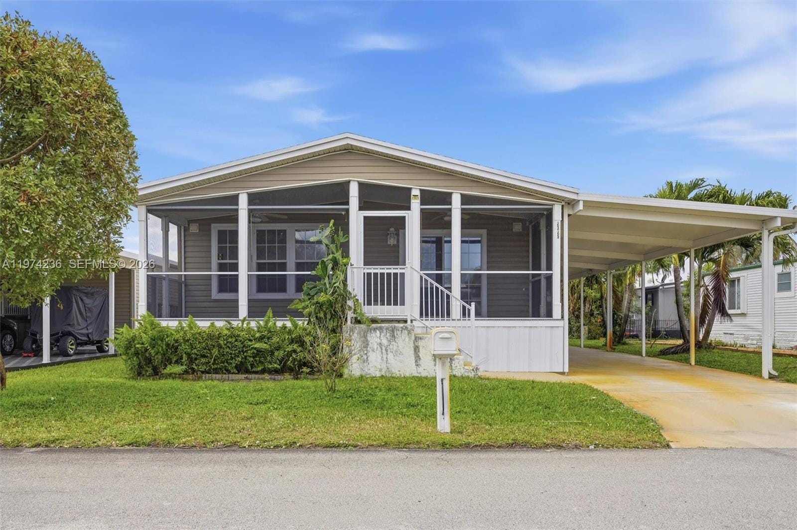 2325 SW 83rd Avenue, Davie, FL 33324