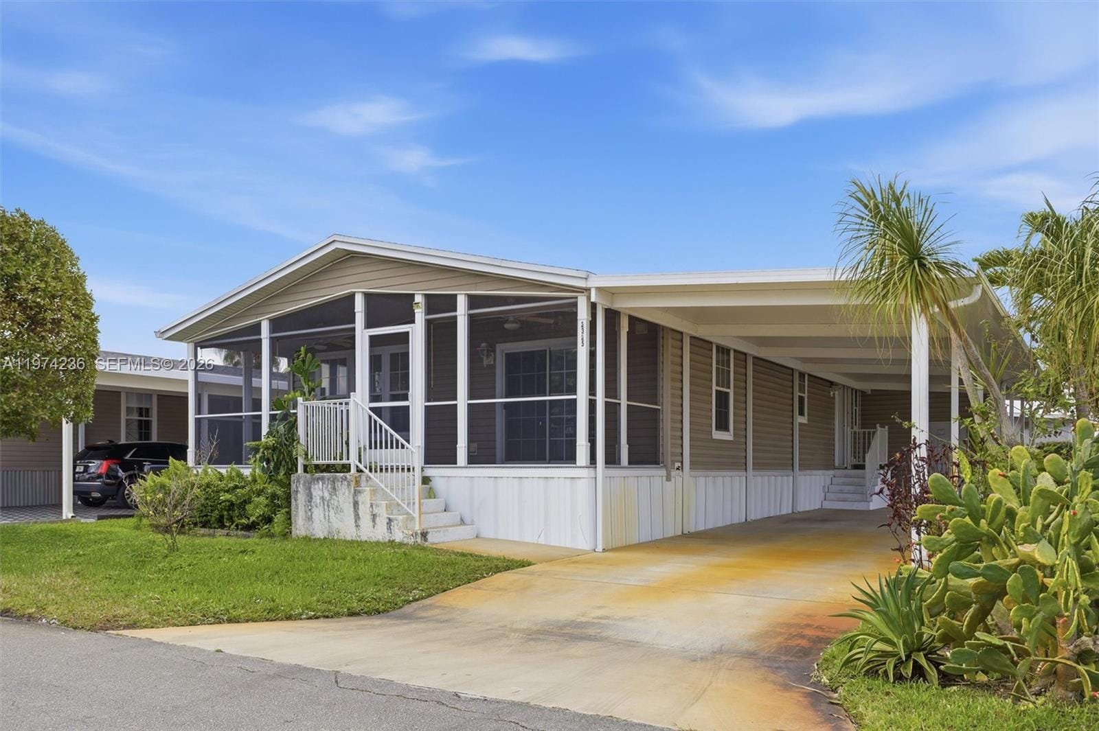 2325 SW 83rd Avenue, Davie, FL 33324 photo 2