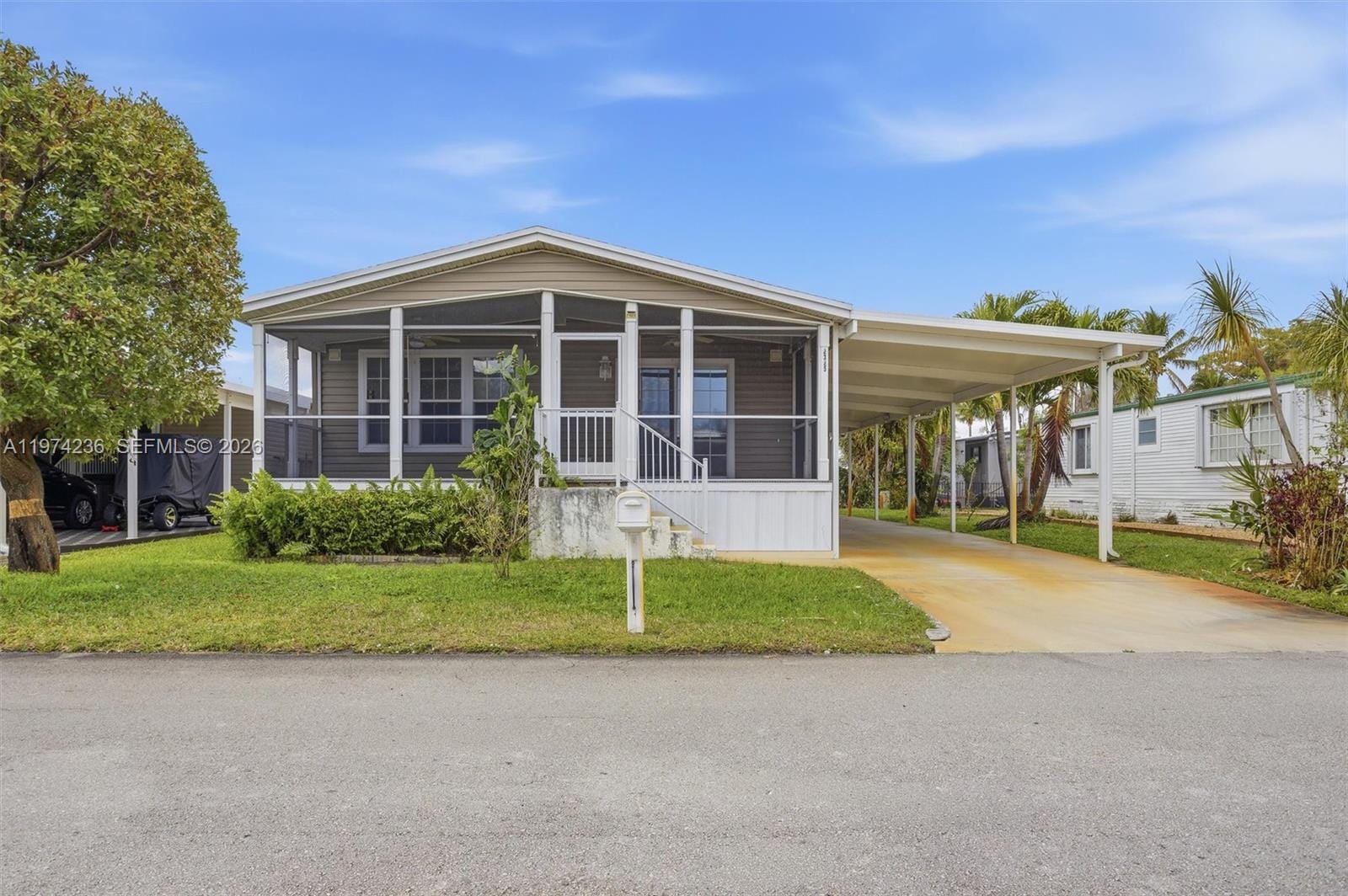 2325 SW 83rd Avenue, Davie, FL 33324 photo 3
