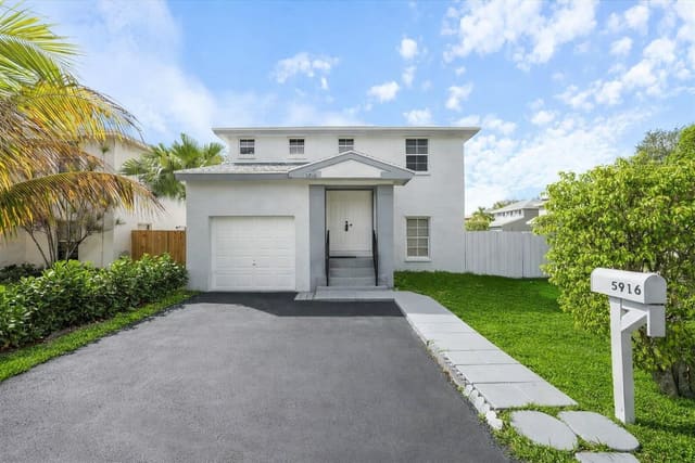 5916 Woodland Point Place, Tamarac, FL 33319