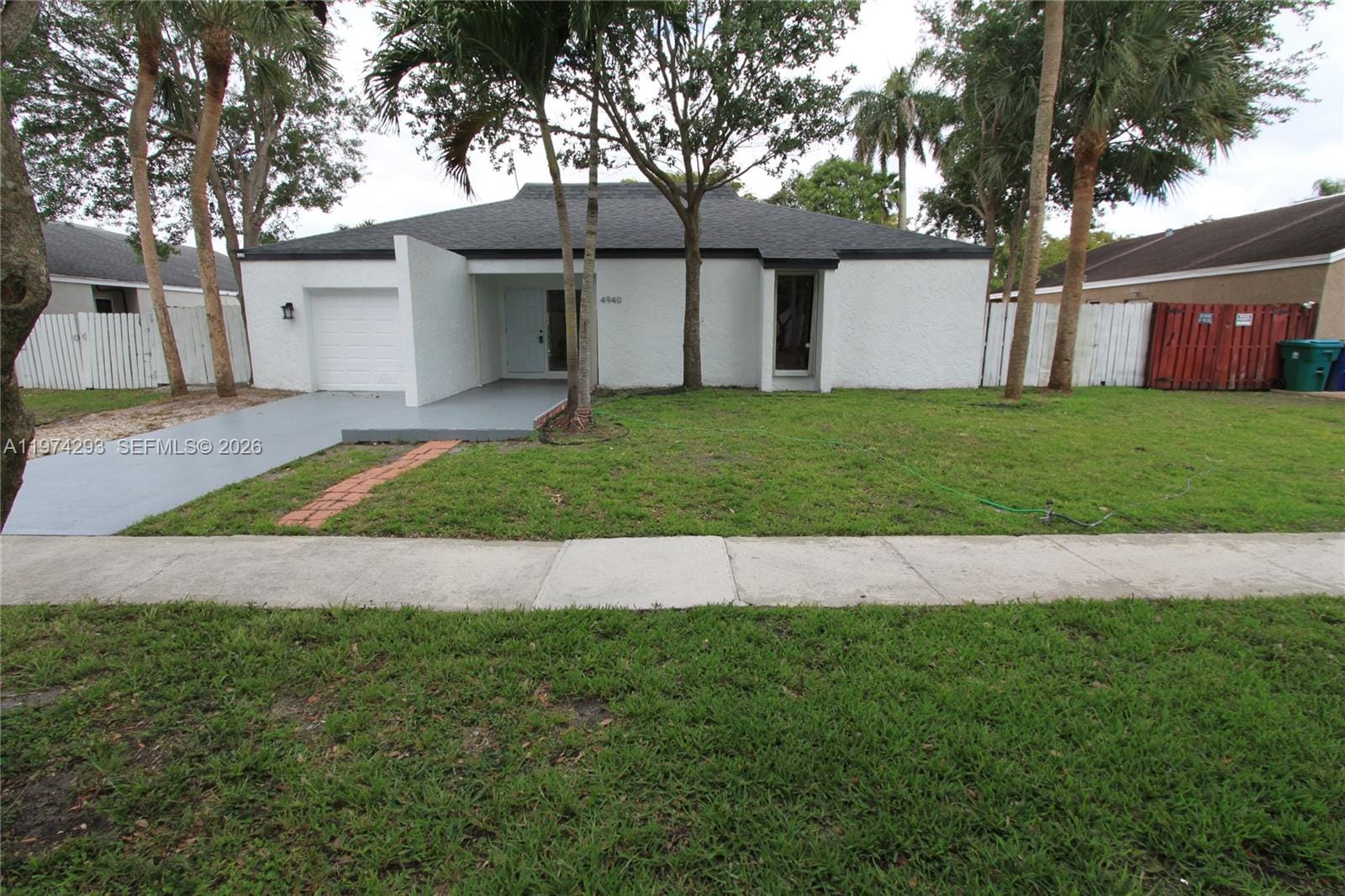 4940 SW 94th Way — photo 4
