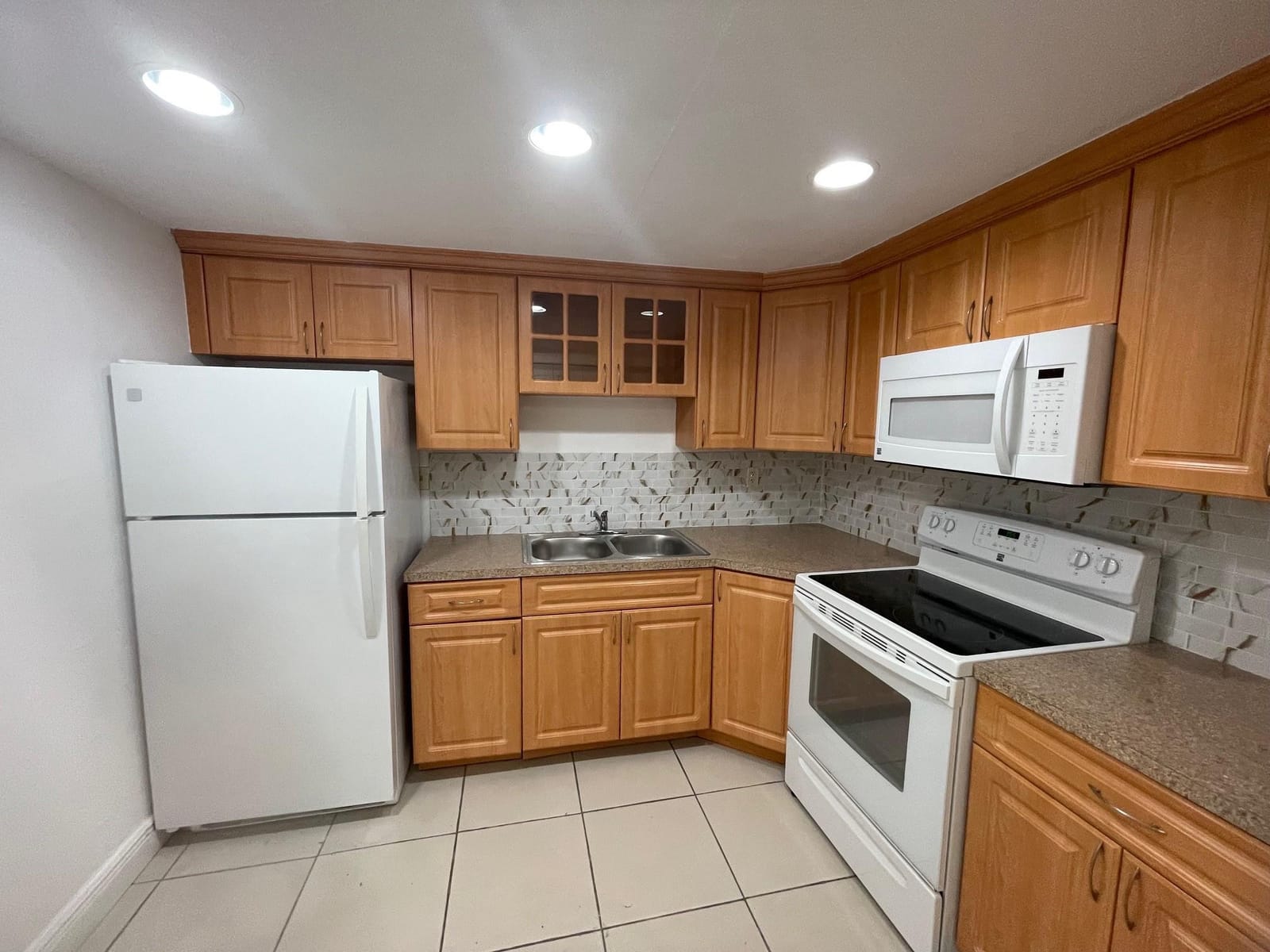 9365 Fontainebleau Boulevard E117 — photo 10