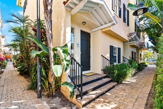 150 NE 6th Avenue C, sold in Porta Al Mare, Delray Beach, FL