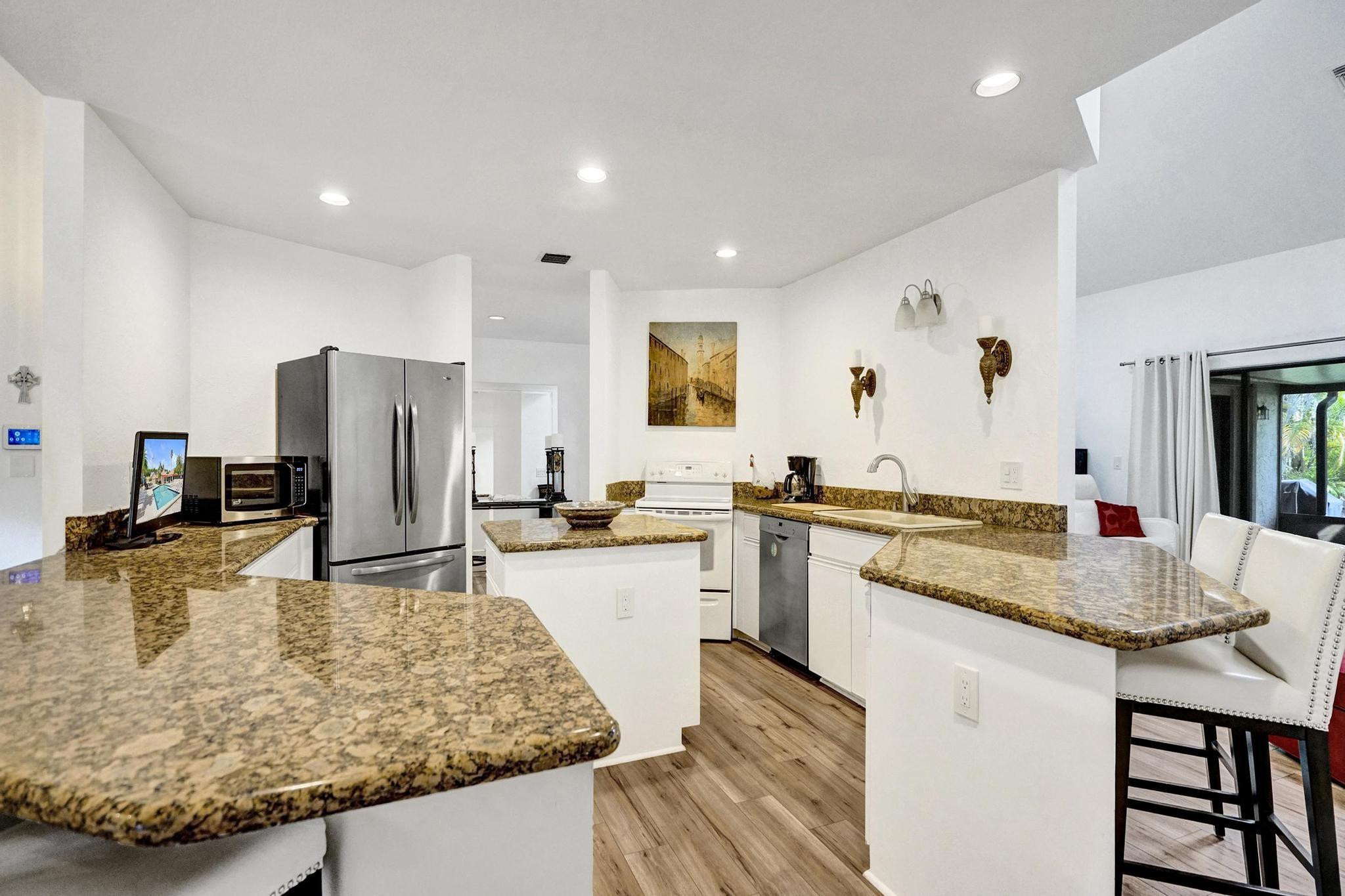 23417 Water Circle — photo 8