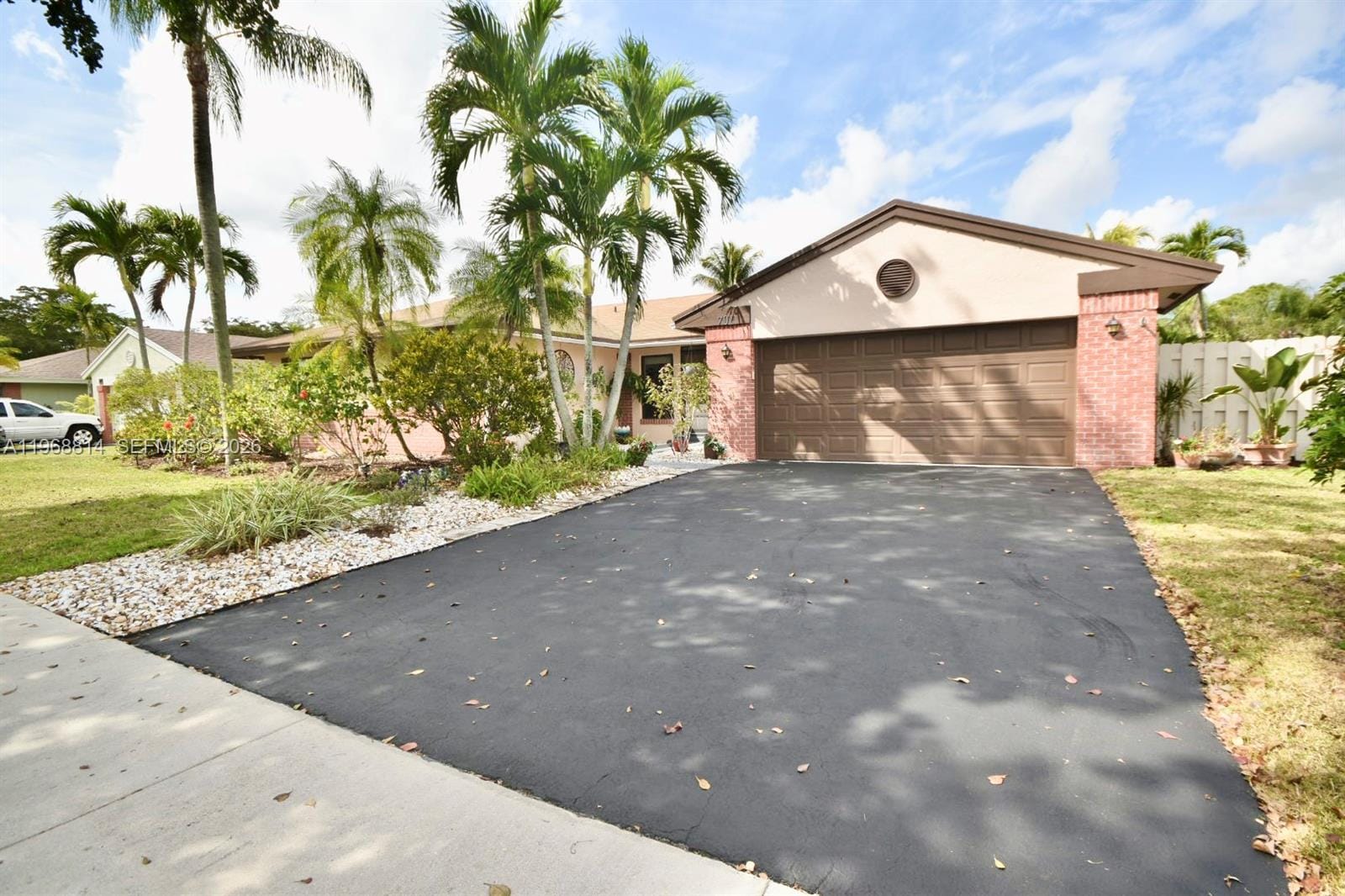 701 Blue Ridge Way — photo 3