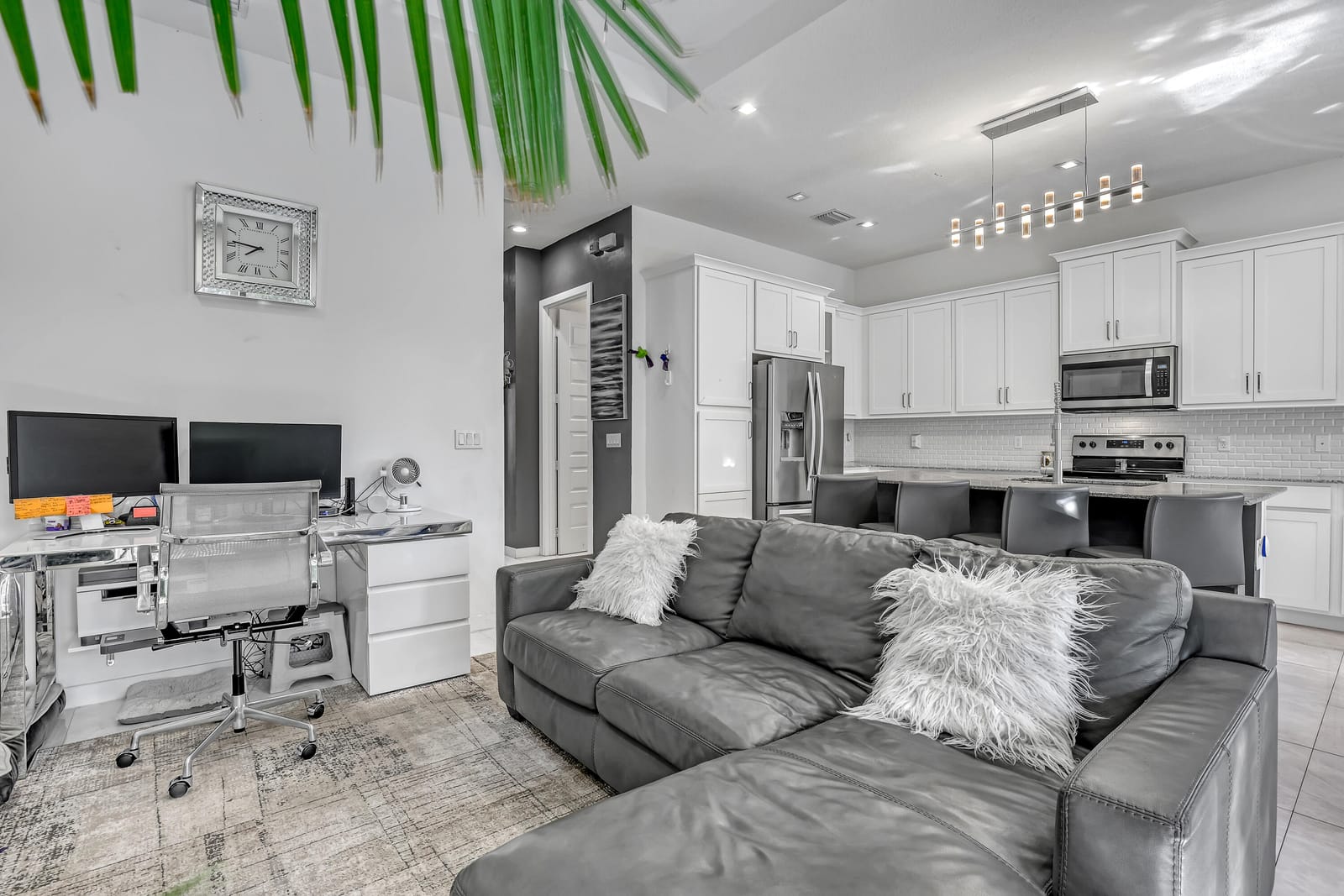 1010 Pioneer Way — photo 11