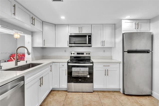 3252 Foxcroft Rd 102 102, sold in Miramar Club, Miramar, FL