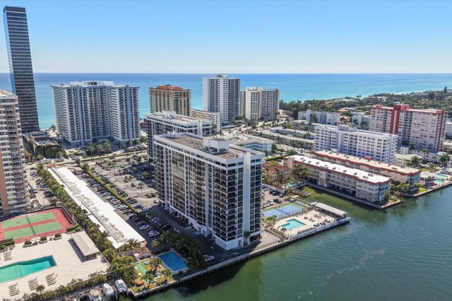 2017 S Ocean Drive Ph1, Avant Garde, Hallandale Beach, FL