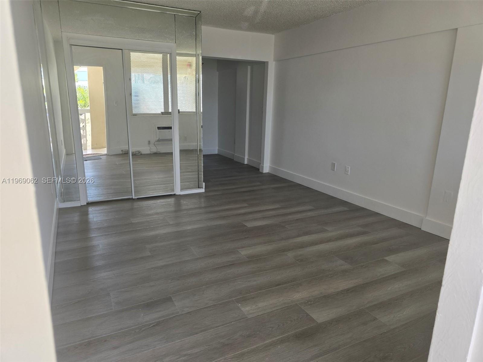 900 Euclid Avenue 10 — photo 3