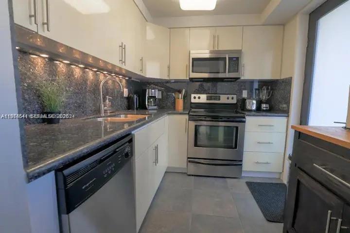 301 Golden Isles Drive 109, Hallandale Beach, FL 33009, Hallandale Beach