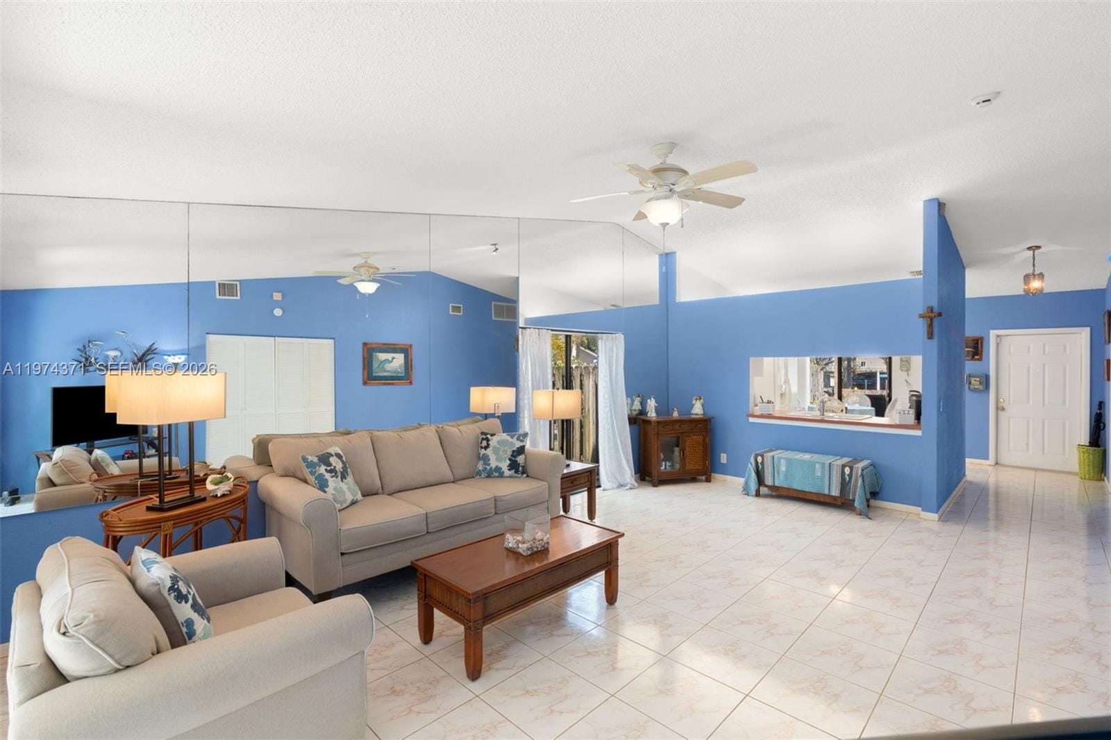 1064 E Lakes Drive, Deerfield Beach, FL 33064 photo 13