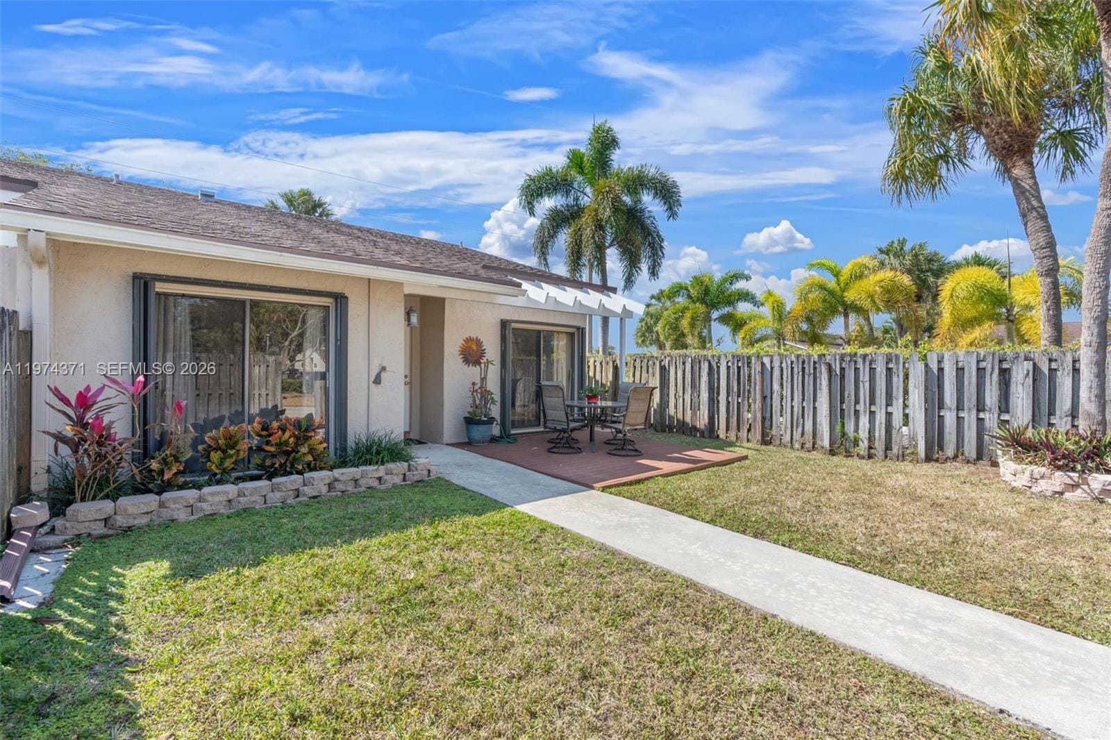 1064 E Lakes Drive — photo 4