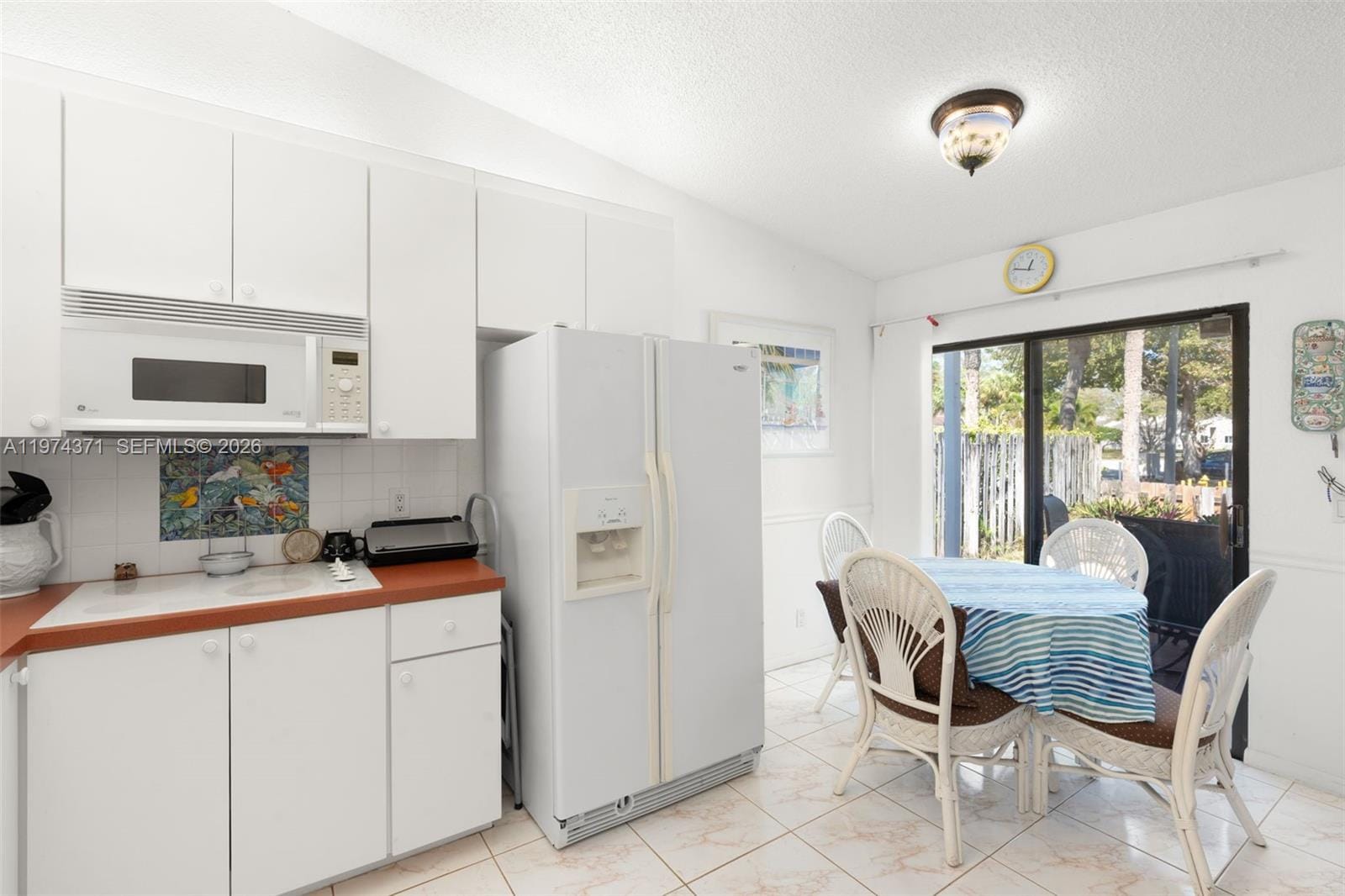 1064 E Lakes Drive — photo 8