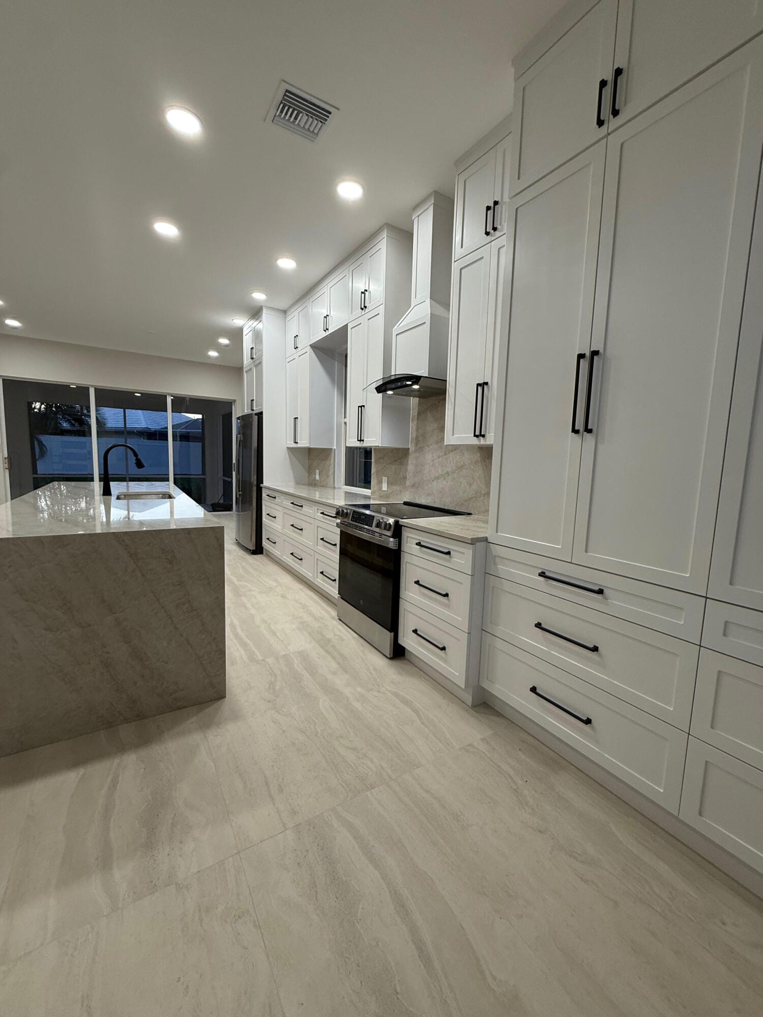 8676 Doverbrook Drive — photo 2