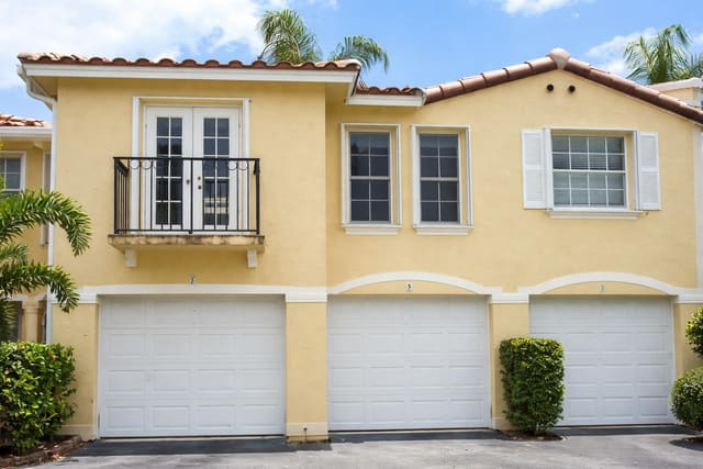 1030 Lake Shore Drive 206, sold in Bay Reach Condo, Lake Park, FL