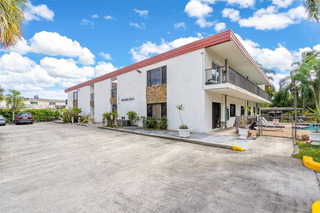 2514 Taylor Street 11, sold in Balaban Villa, Hollywood, FL
