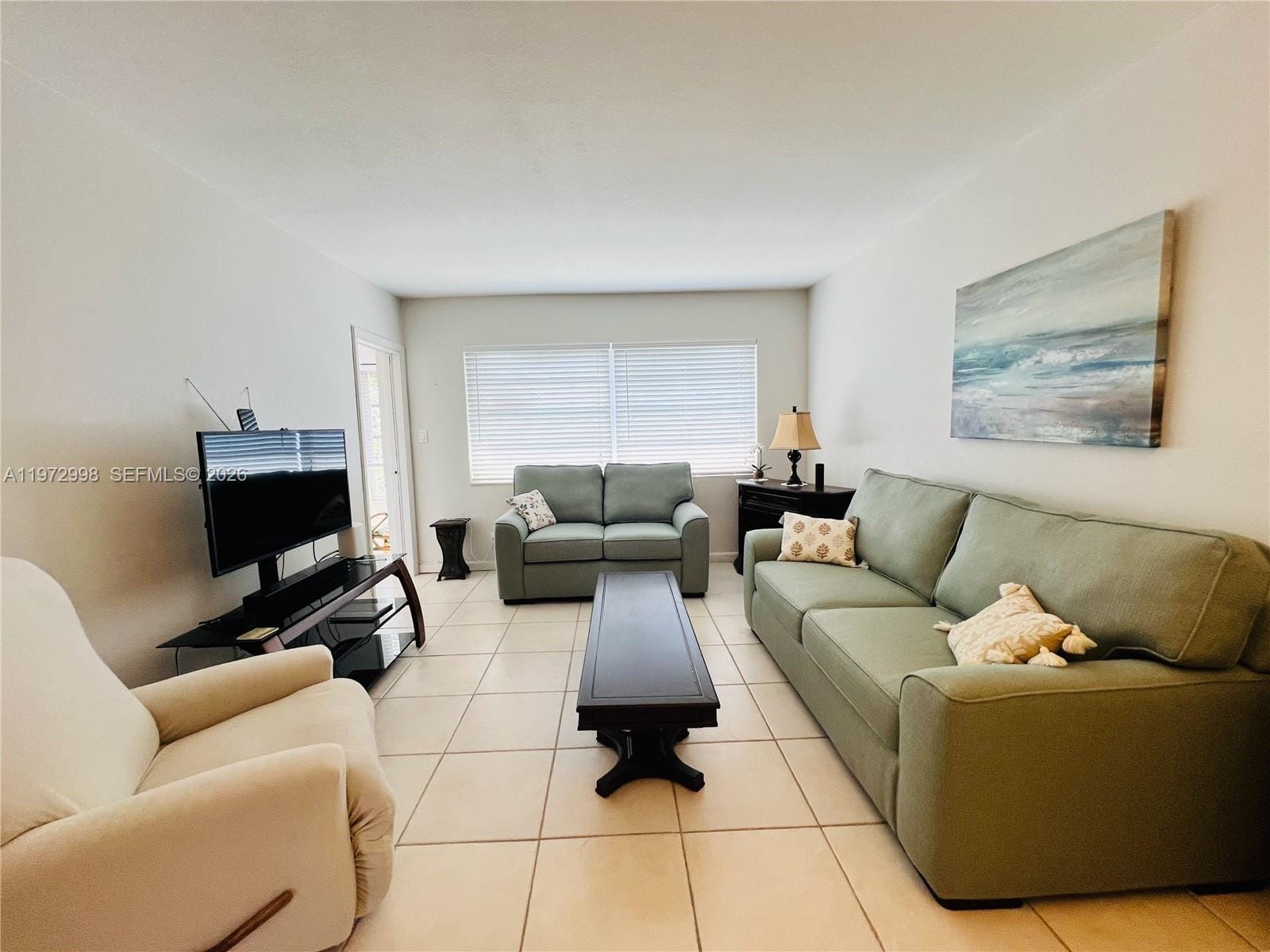 5002 NW 35th Street 306 — photo 8