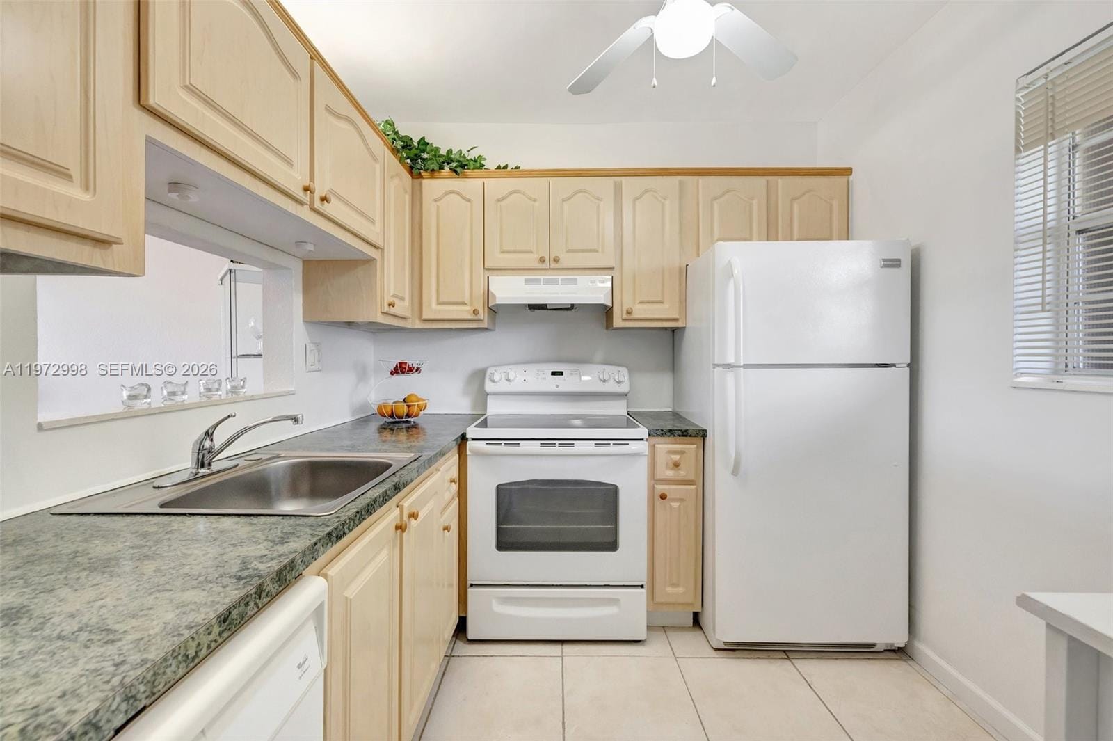 5002 NW 35th Street 306 — photo 10