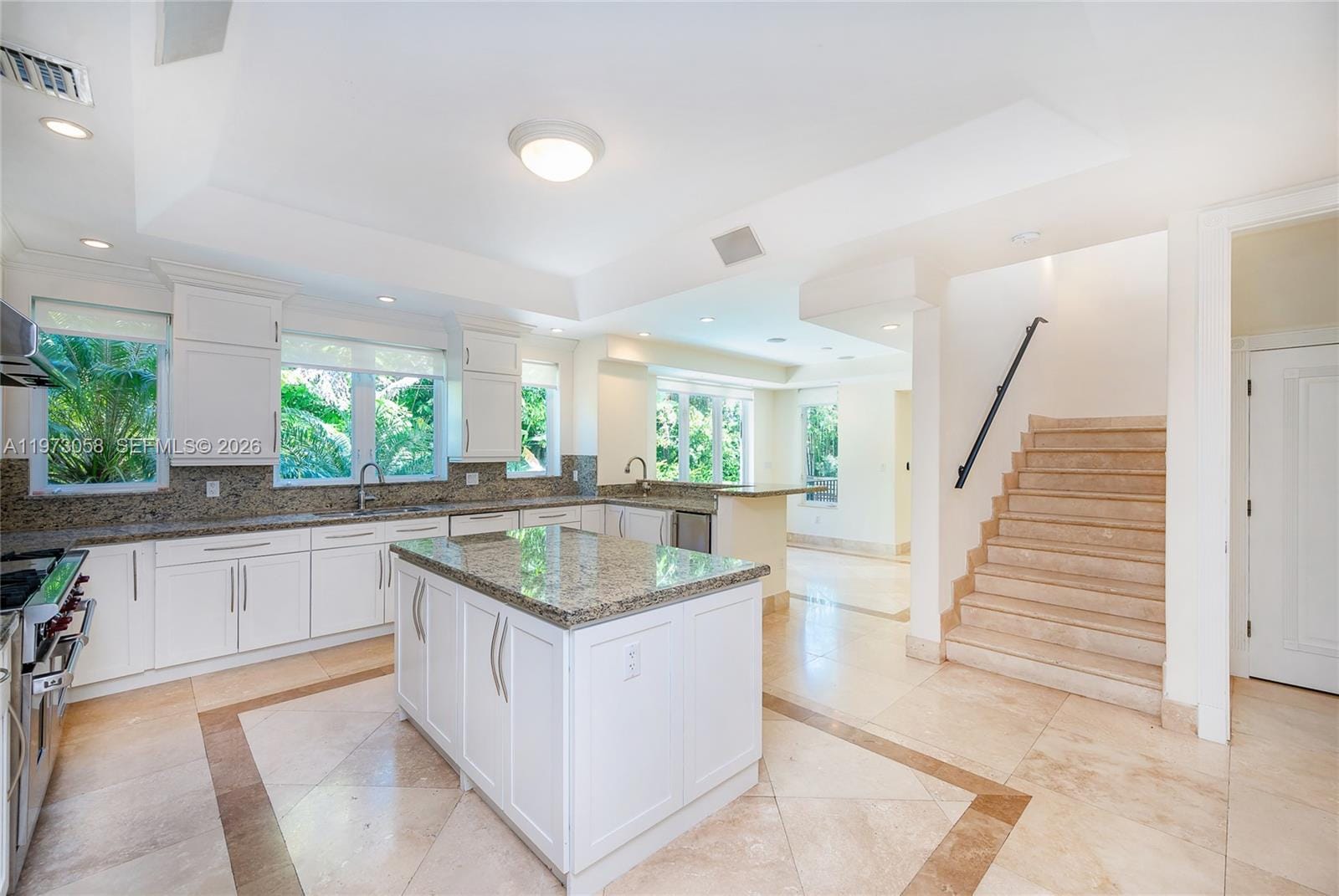 541 S Mashta Drive — photo 10