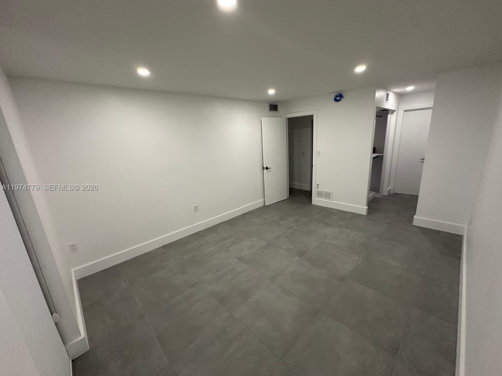 2500 NE 135th Street B103, North Miami, FL 33181 photo 18