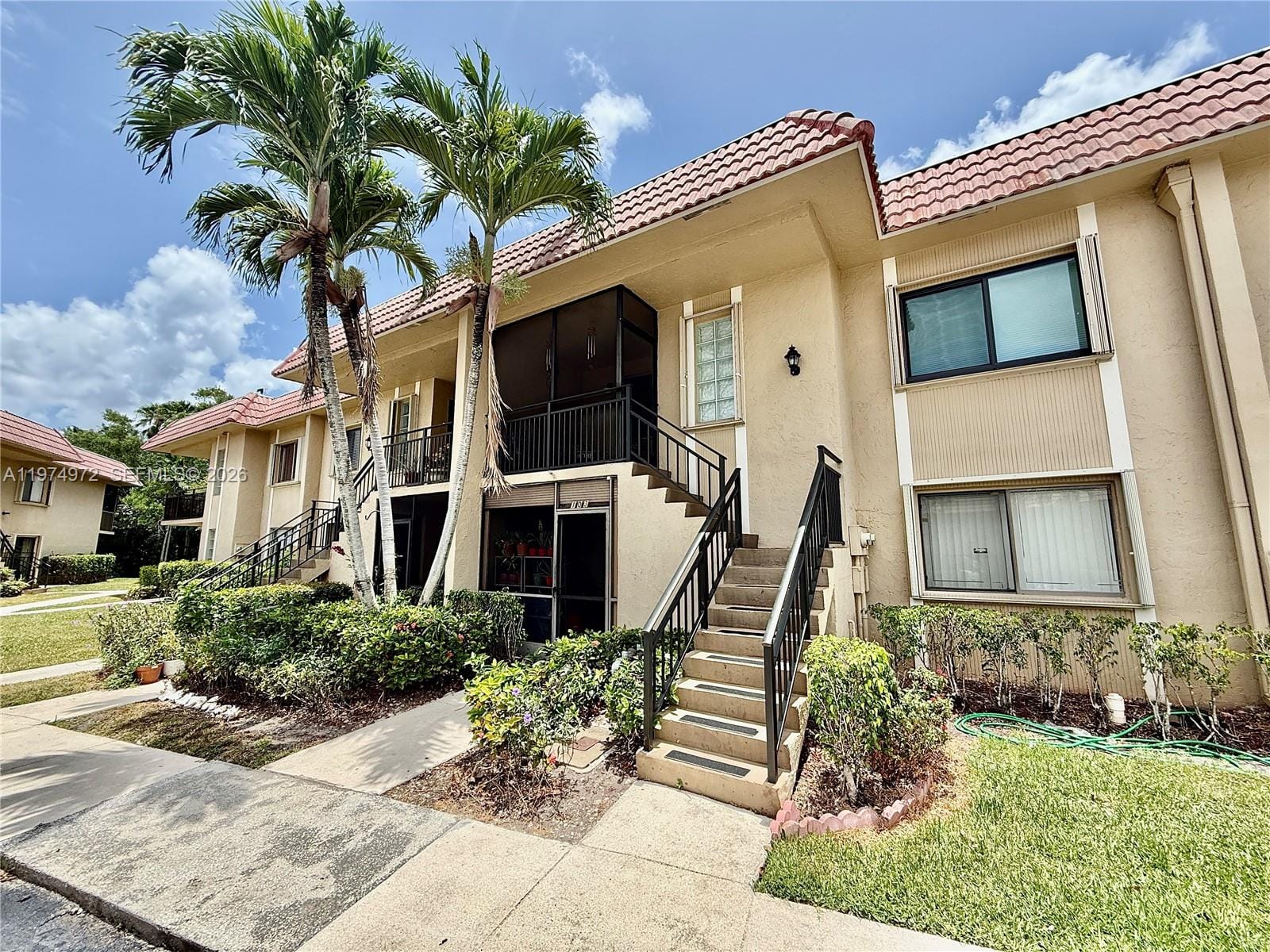 318 Lakeview Drive 203, Weston, FL 33326