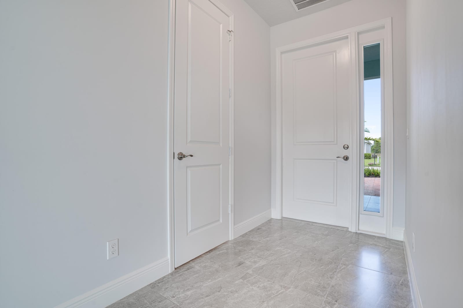 388 SW Vista Lake Drive — photo 2