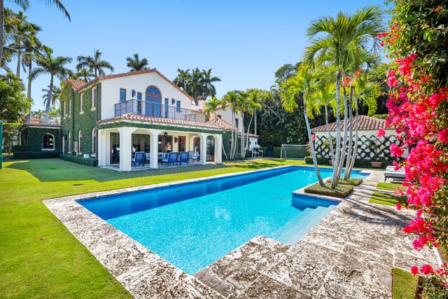 237 El Bravo Way, sold in El Bravo Park, Palm Beach, FL