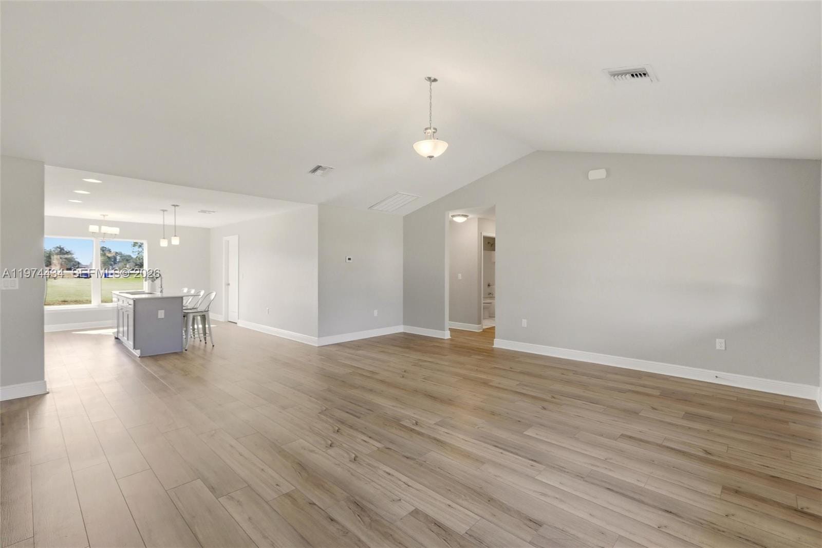6823 Dickinson Drive — photo 4