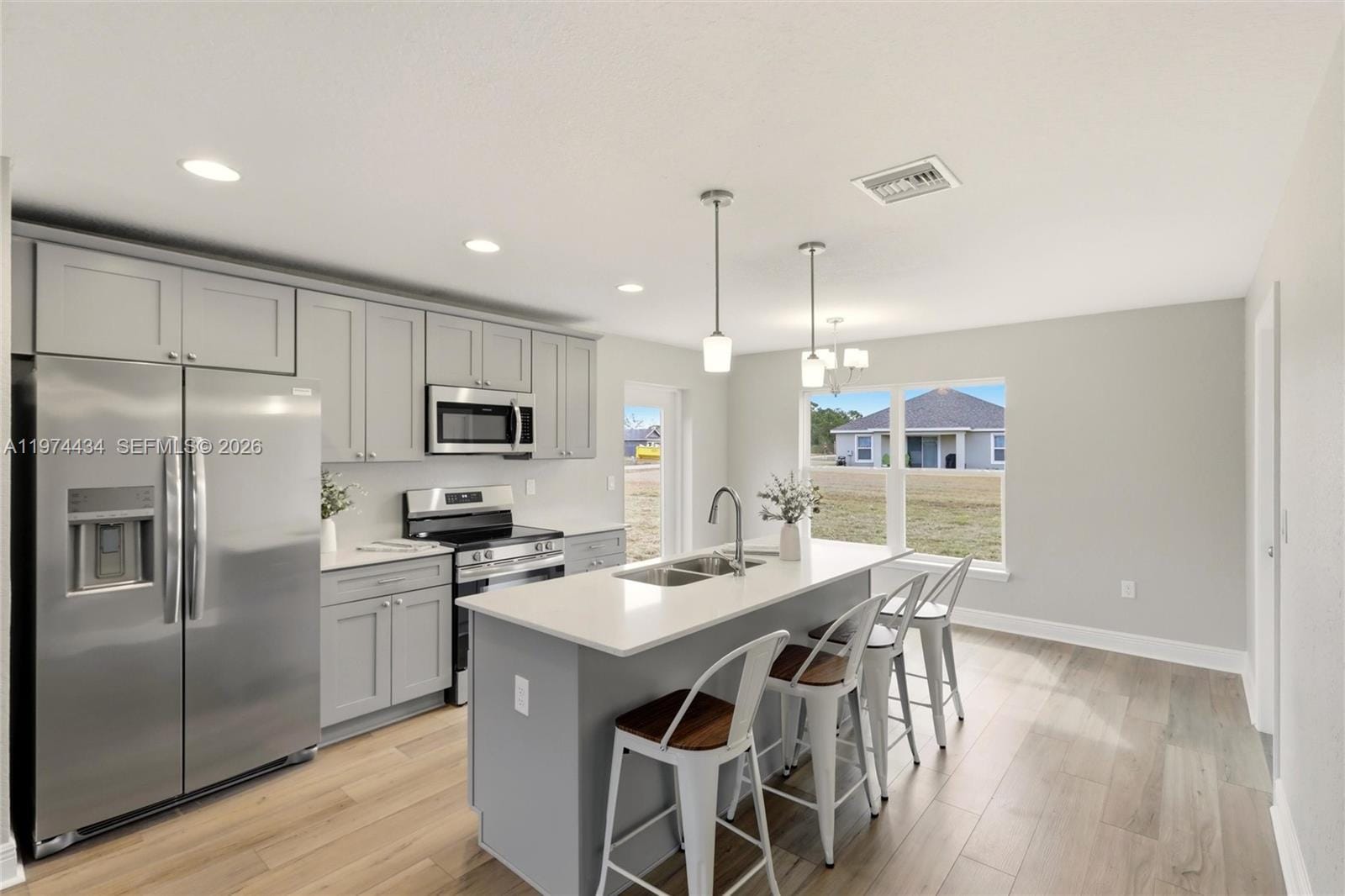 6823 Dickinson Drive — photo 7