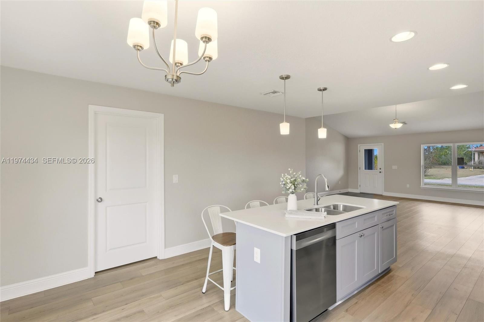 6823 Dickinson Drive — photo 10