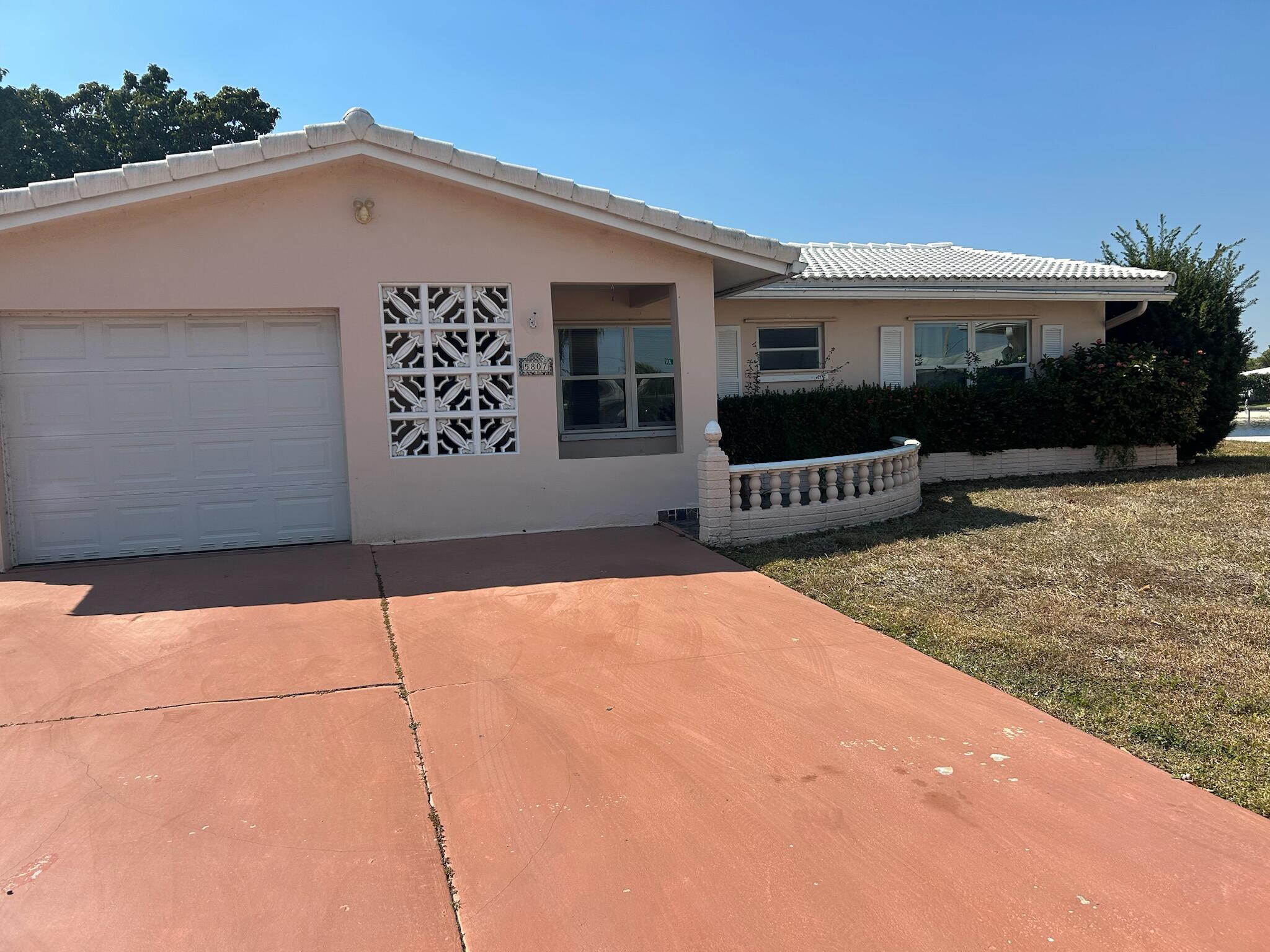 5807 NW 85th Avenue, Tamarac, FL 33321, Tamarac