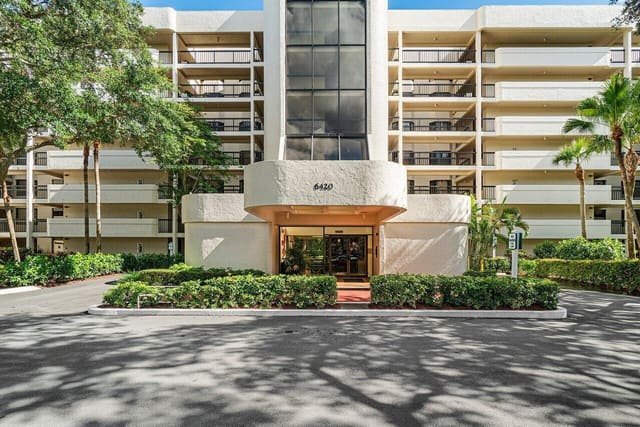 6420 Boca Del Mar Drive 305, sold in Glens, Boca Raton, FL
