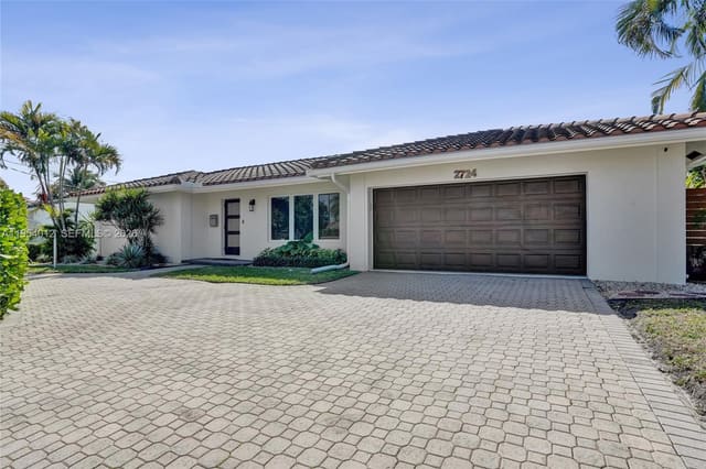 2724 NE 10th Street, sold in Harbor Village Sec G, Pompano Beach, FL