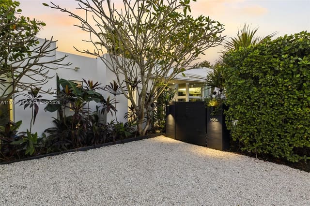 6014 SW 22nd Street, sold in Coral Way Pk Sec D, Miami, FL