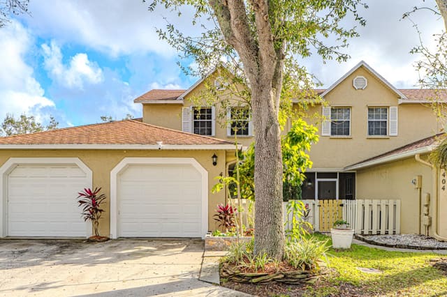 405 Maplewood Drive 405, Greenacres, FL 33415