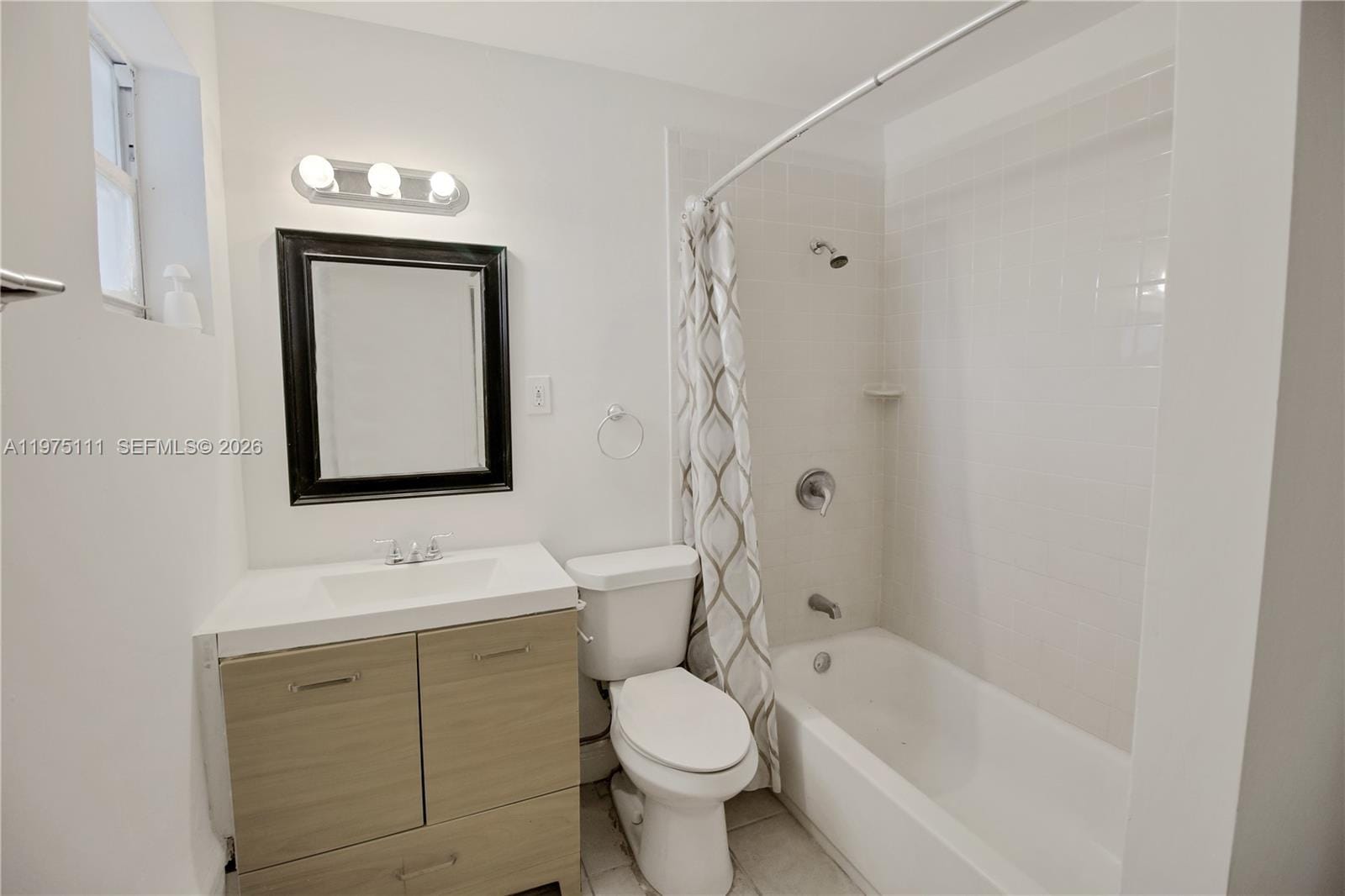 1160 W 26 Th Court — photo 12