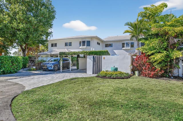 7 Coventry Way 7, sold in Townhouse Isle, Wilton Manors, FL