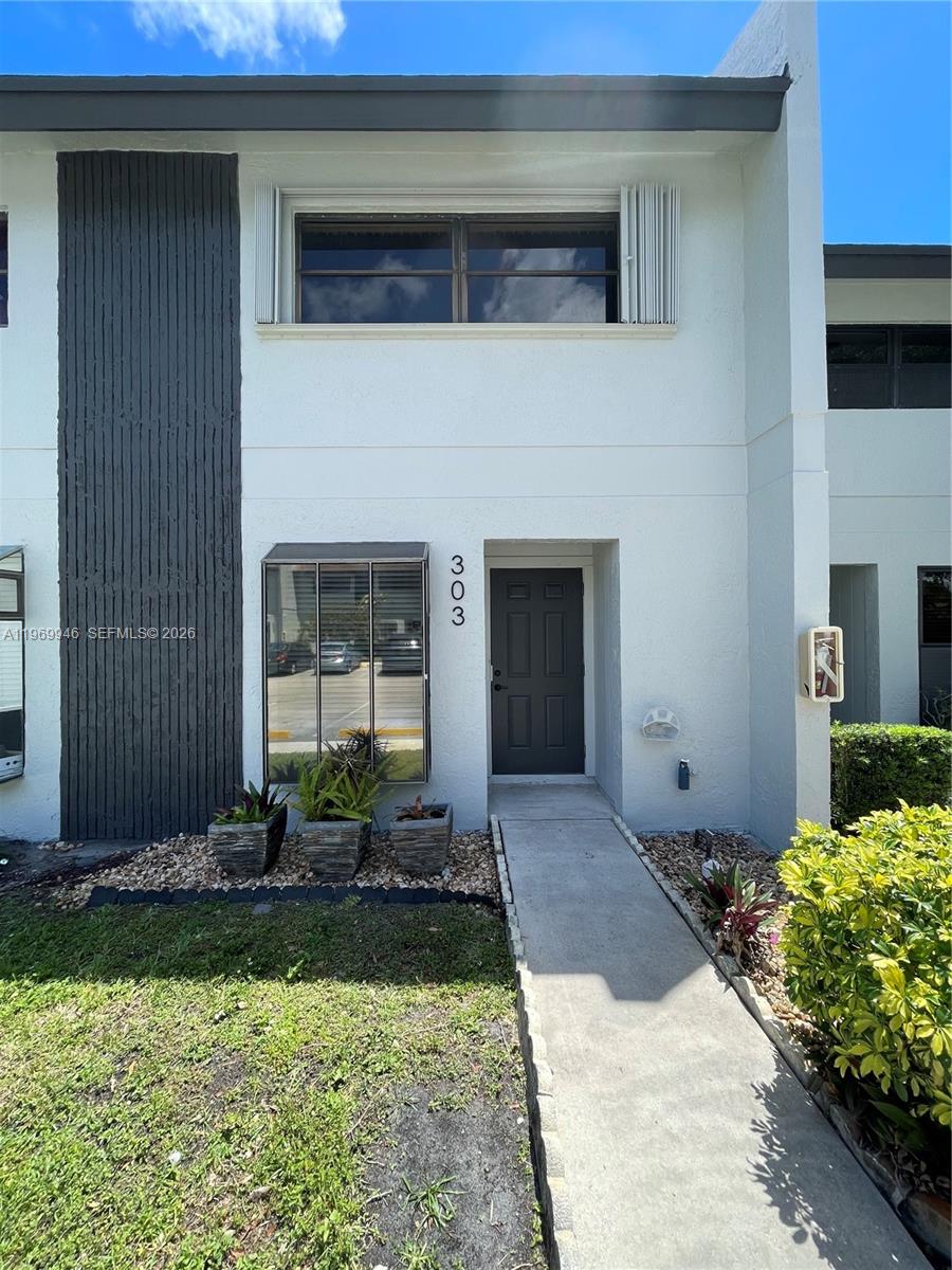 2700 S Oakland Forest Drive 303, Oakland Park, FL 33309, Oakland Park