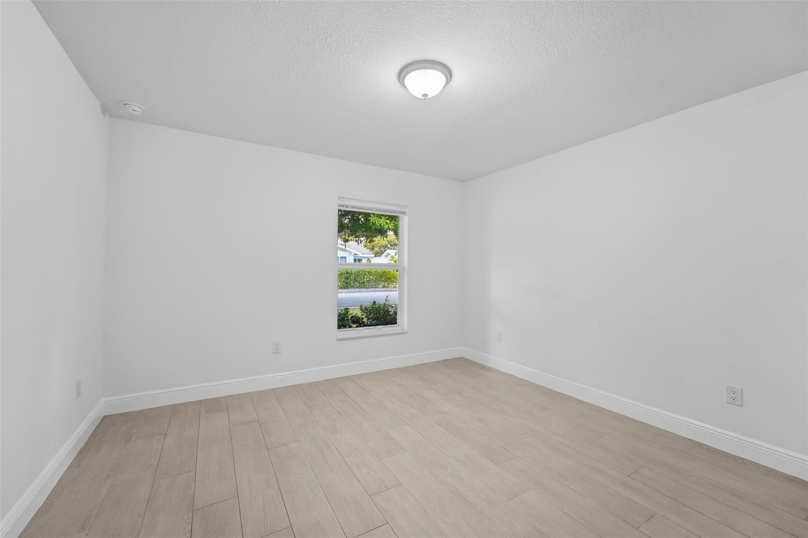 730 S N Street — photo 8