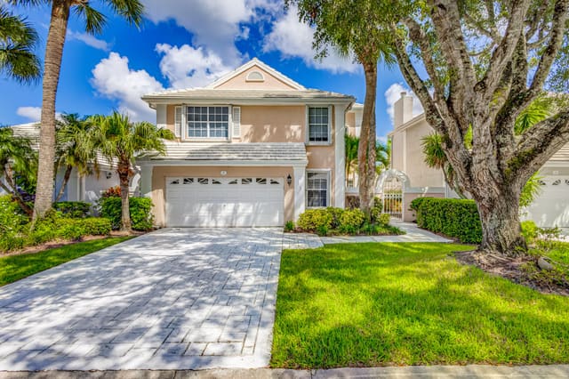 17 Selby Lane, Palm Beach Gardens, FL 33418
