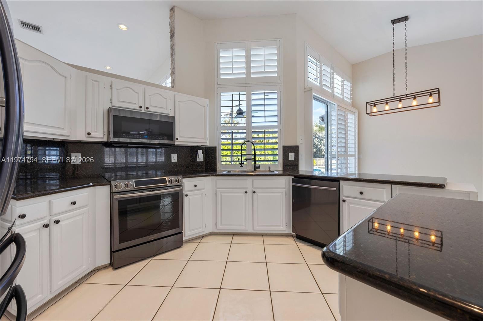 805 Bayside Lane, Weston, FL 33326 photo 12