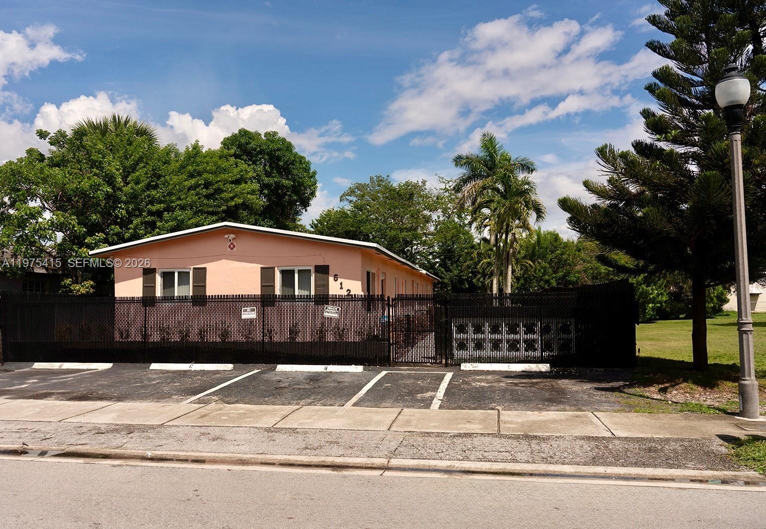 612 NW 10th Terrace, Fort Lauderdale, FL 33311, Fort Lauderdale