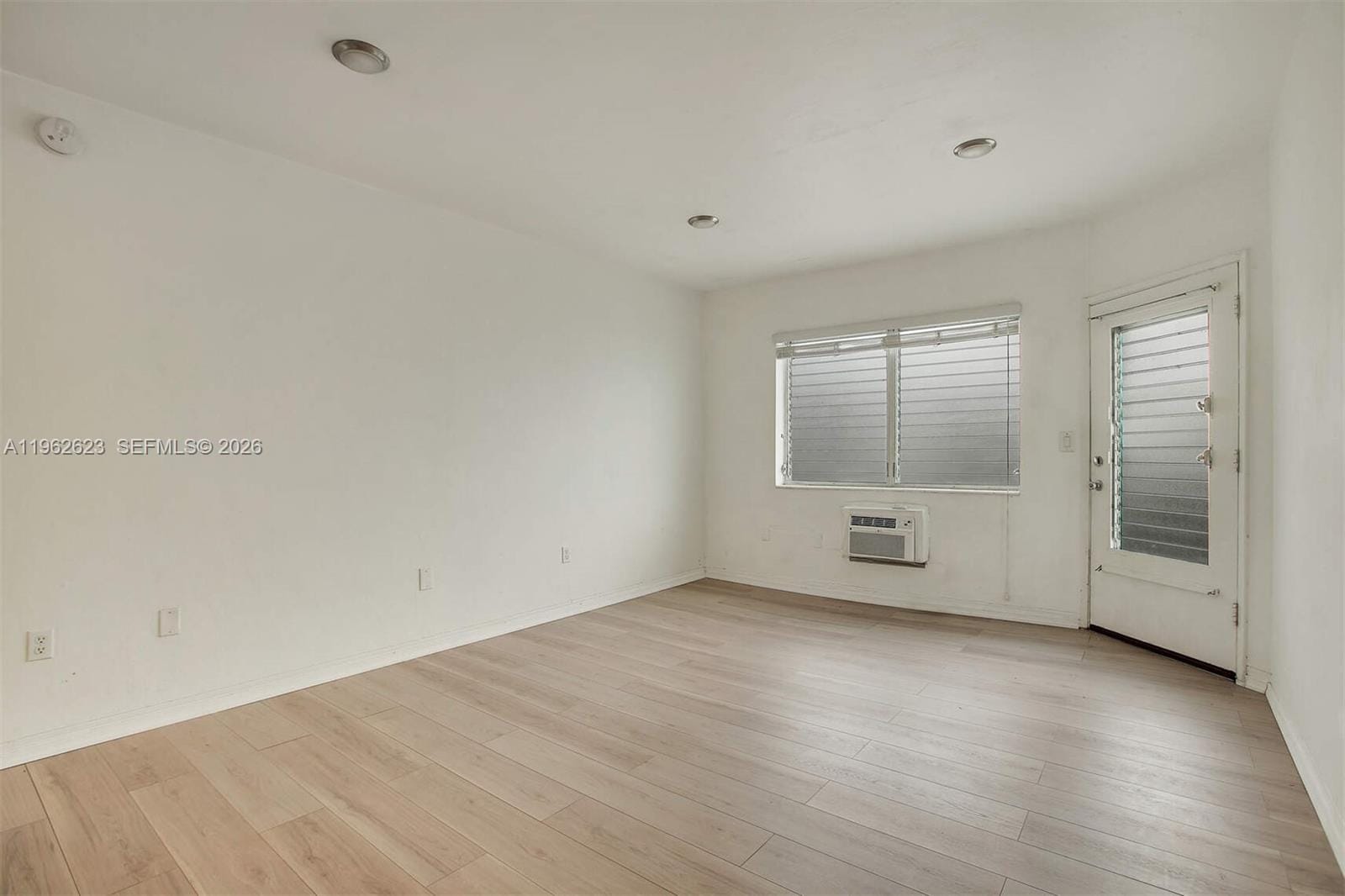 835 Meridian Avenue 3 — photo 3